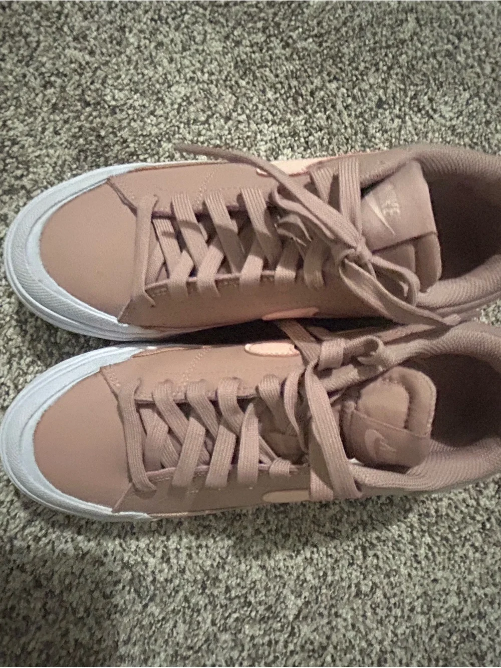 Nike Court Legacy Platform Women’s Low-Top Sneakers in Dusty Rose and White